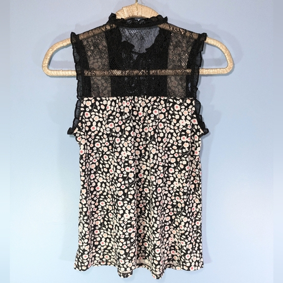 Express Floral Lace Sleeveless Top - Picture 2 of 4
